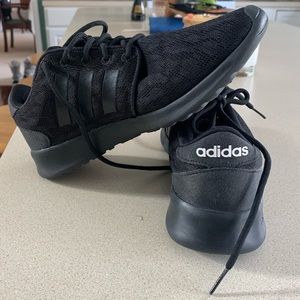 Women’s adidas 7 1/2.